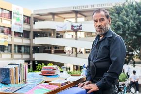 Ciro Palomino es el histórico librero de viejo. Tiene su puesto en el "jirón de la Unión" de la ciudadela universitaria sanmarquina. 
