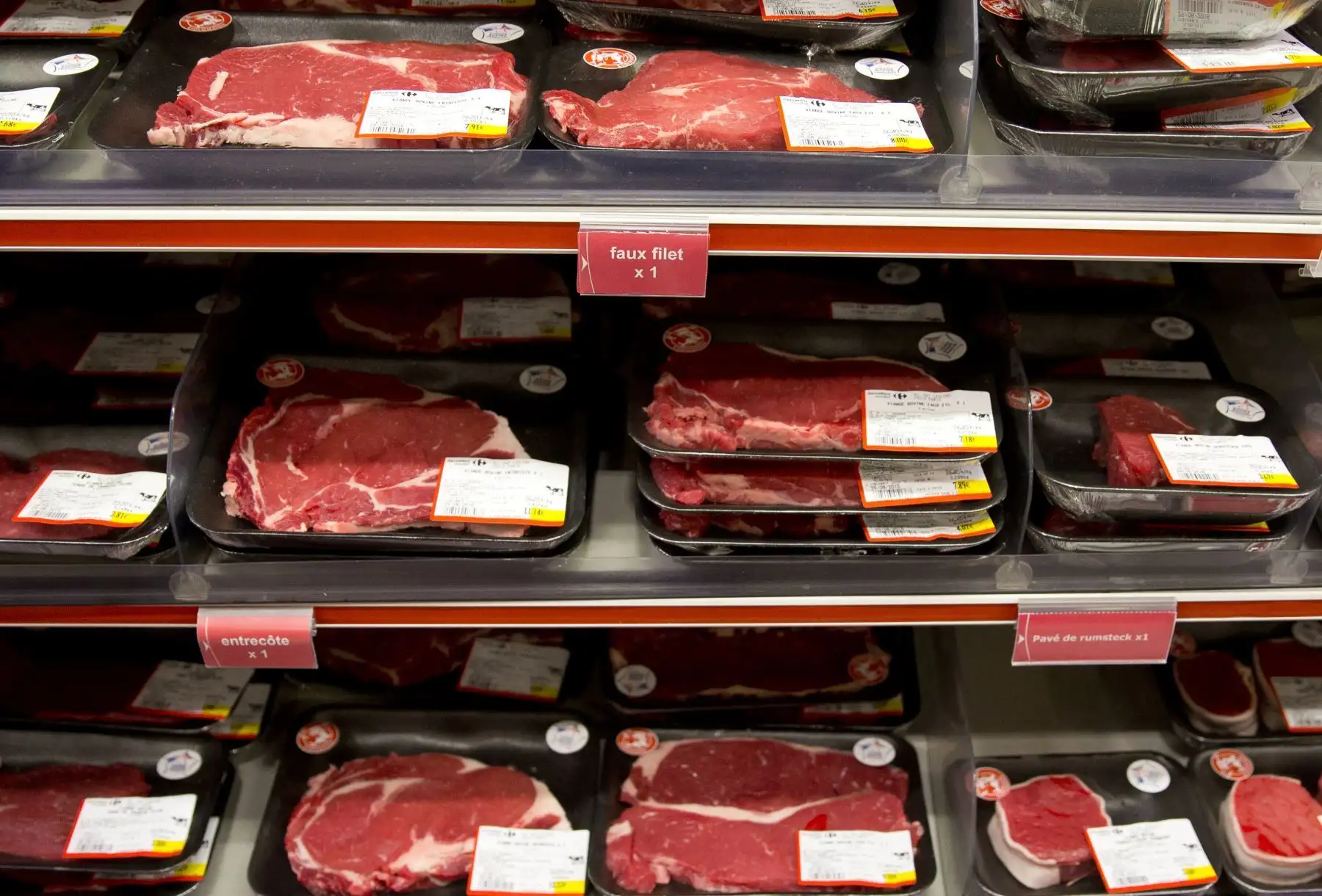 Investigadores desarrollan empaques que cambian de color al detectar alimentos vencidos