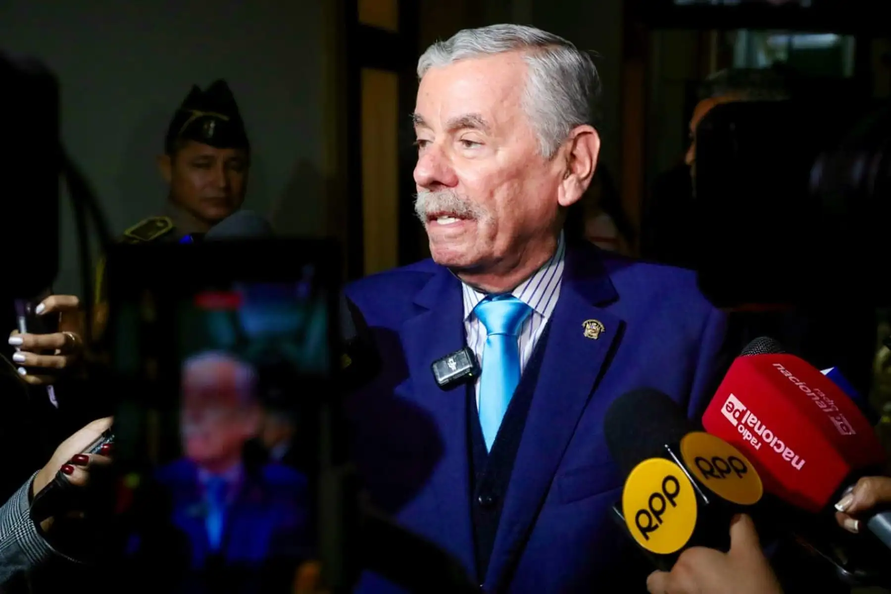 Presidente del Congreso defiende leyes anticrímenes aprobadas por el Parlamento