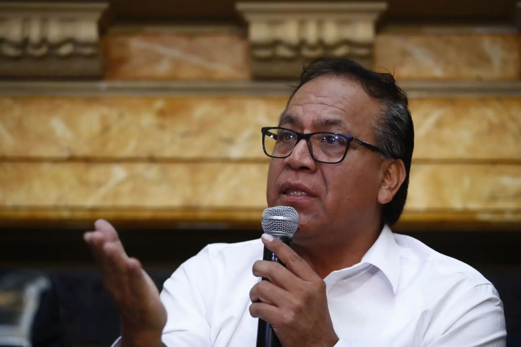 Elecciones 2026: Roberto Sánchez se reúne con misiones de ob