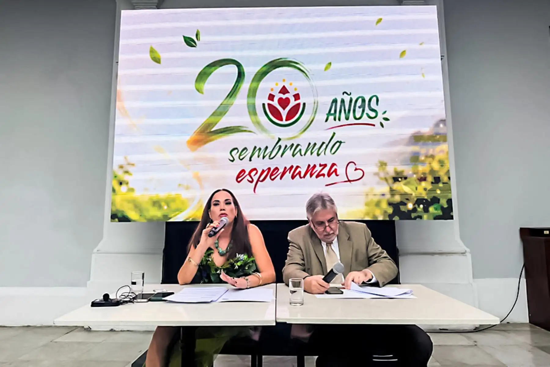 Artista Vito Loli inaugura muestra solidaria “Jananpacha”