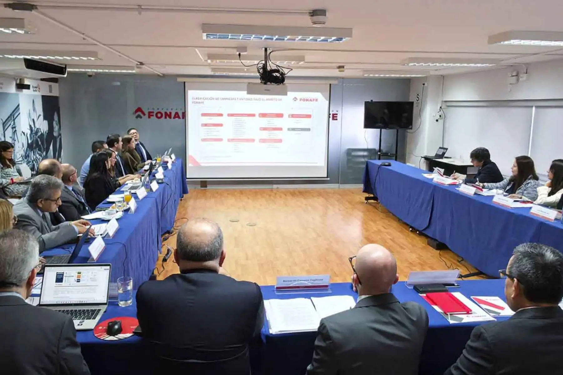 Fonafe lidera intercambio con Brasil sobre buenas prácticas en empresas públicas
