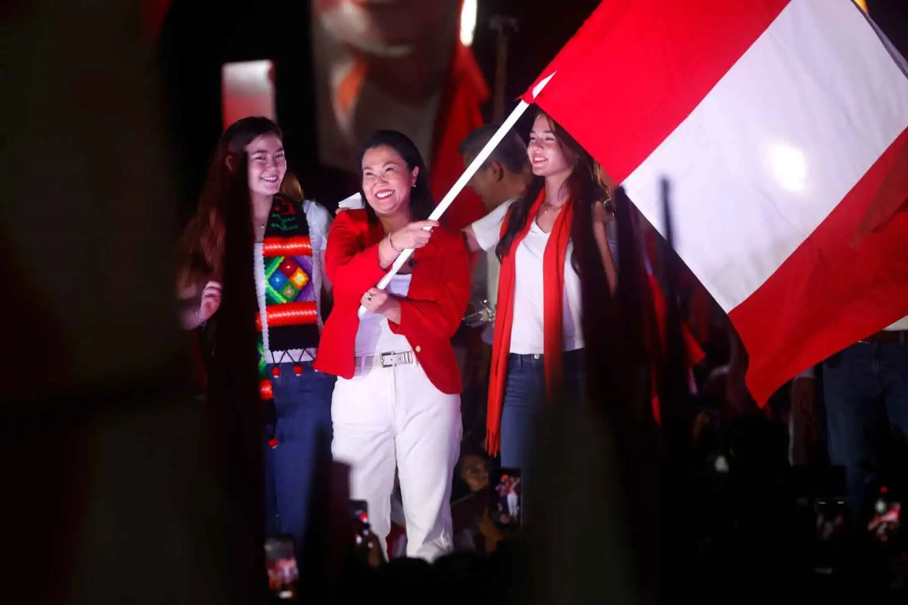 La candidata presidencial Keiko Fujimori realizó este jueves sus actividades de cierre de campaña con miras a la segunda vuelta electoral que se desarrollará este domingo. Participó en un encuentro con sus simpatizantes y presentó sus últimos mensajes antes del inicio del periodo de reflexión electoral. Foto: ANDINA/Vidal Tarqui Palomino