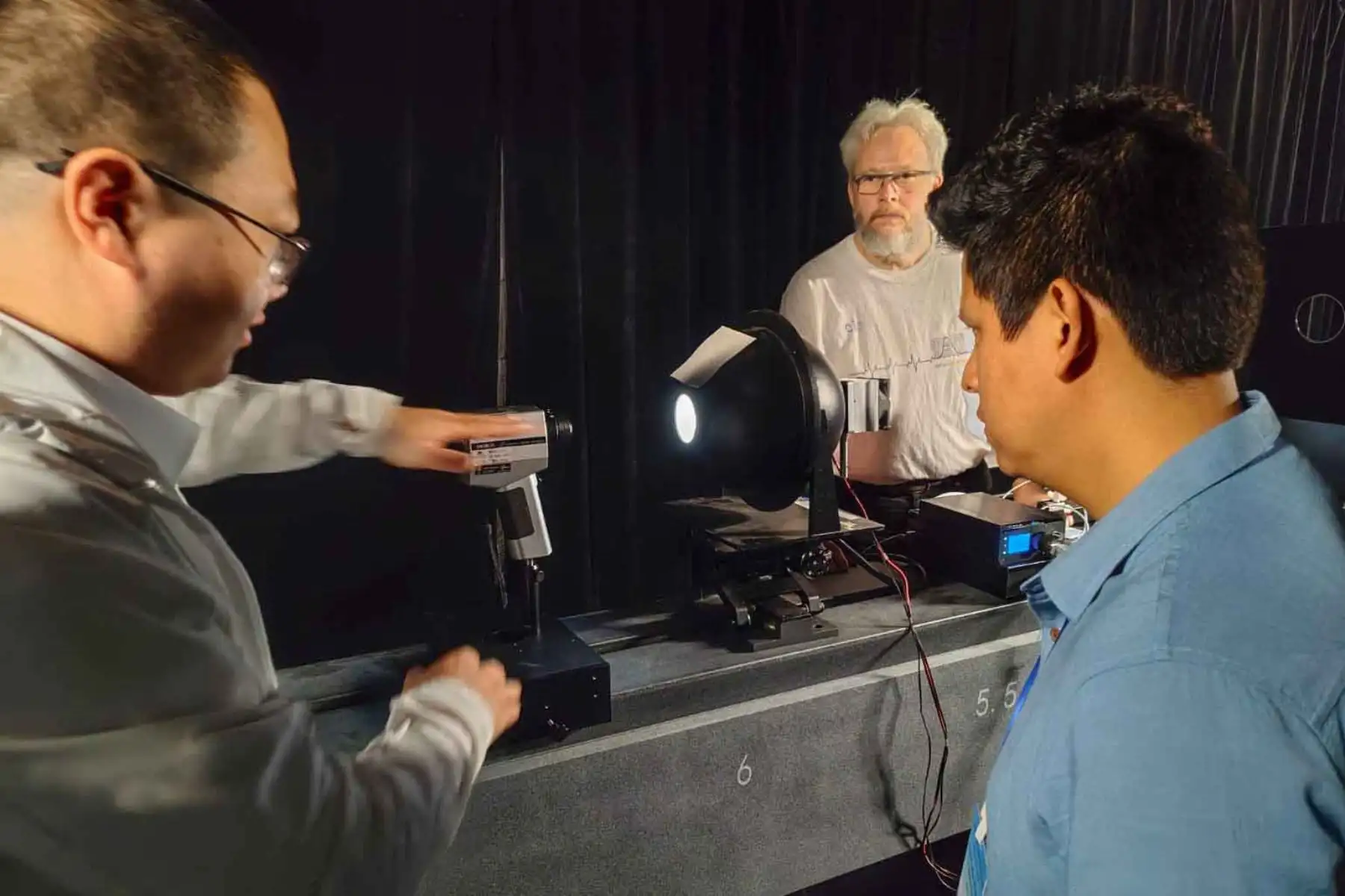 Perú lidera en China proyecto para mejorar calidad de mediciones en tecnologías LED