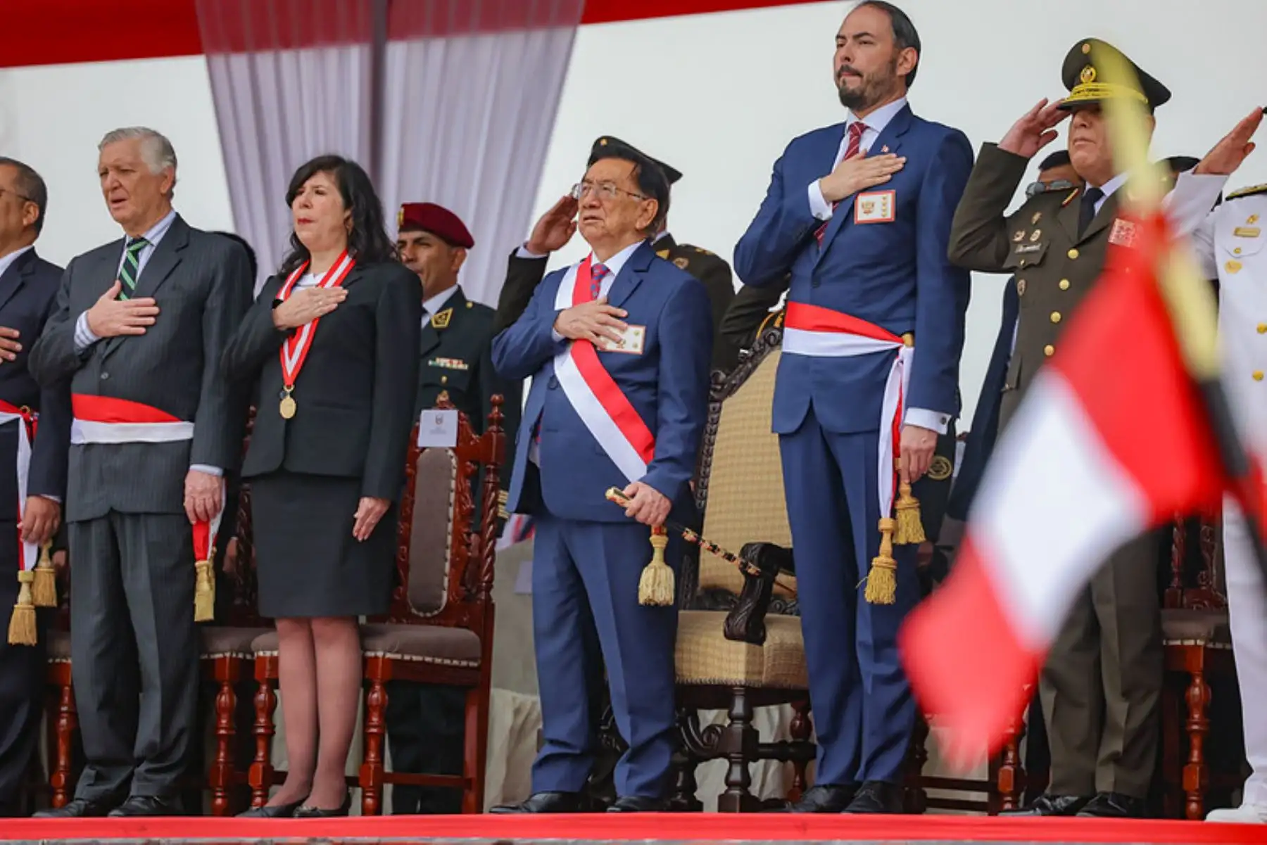 El presidente de la República, José María Balcázar, lidera la ceremonia por el 146 aniversario de la batalla de Arica, que se lleva a cabo en el Cuartel General del Ejército en San Borja. Foto: ANDINA/Prensa Presidencia
