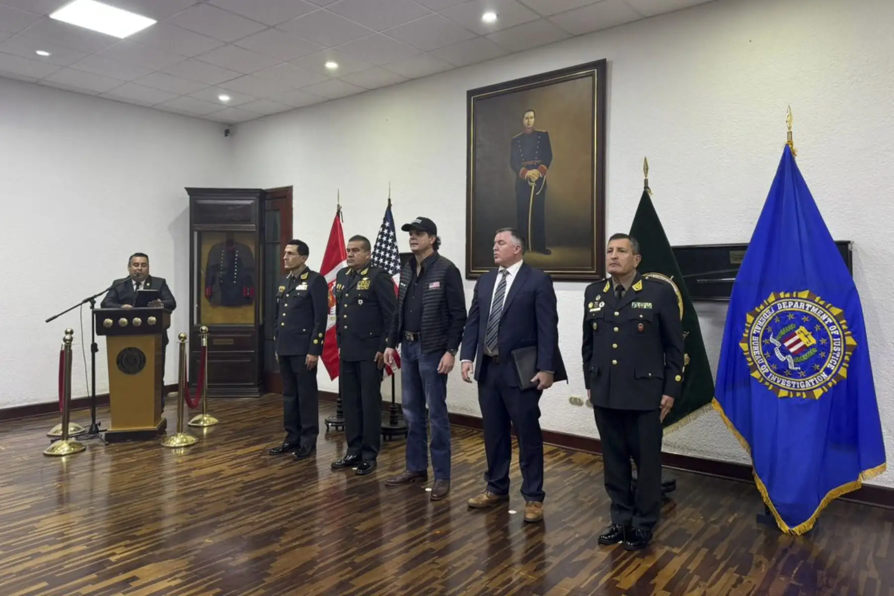 FBI de Estados Unidos y PNP firman acuerdo para combatir crimen organizado transnacional
