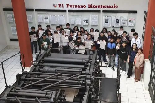 Estudiantes de Ventanilla en uno de los ambientes del Museo Gráfico de Editora Perú. Foto: ANDINA/Juan Carlos Guzmán