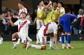 Perú derrotó 2-1 a Haití en Miami con goles de Renzo Garcés y Jairo Vélez. Foto: AFP