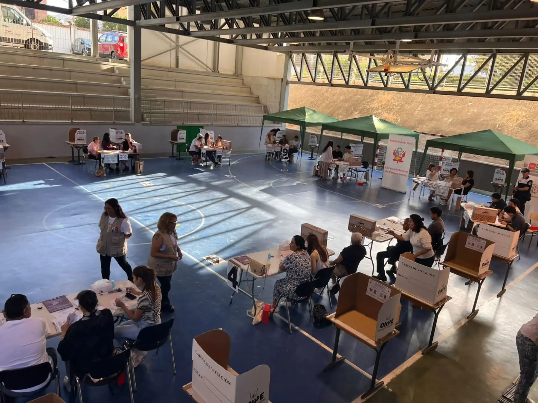 Las mesas de sufragio en Andalucía, Ceuta y Melilla en España está en funcionamiento al 100%. Foto: Consulado General del Perú en Sevilla