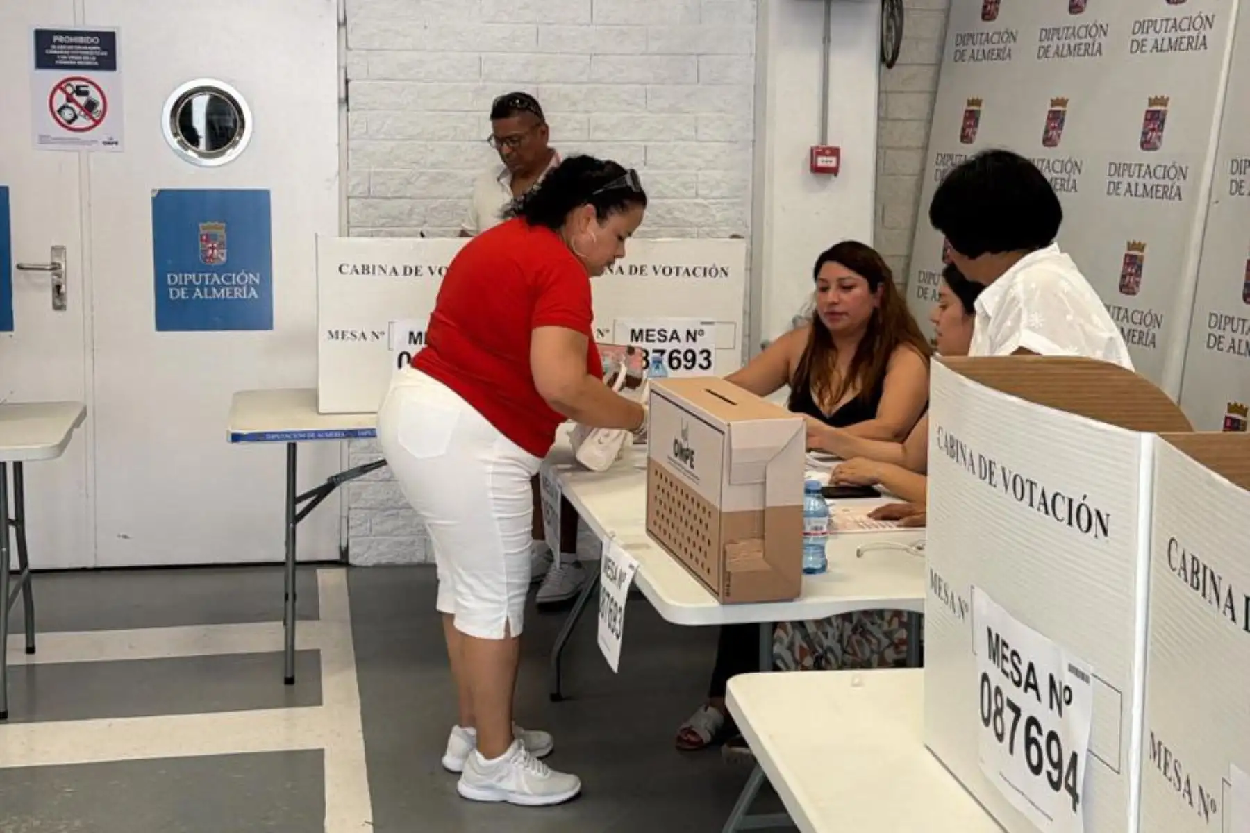 Elecciones 2026: mesas de sufragio en Sevilla, Málaga y Alme