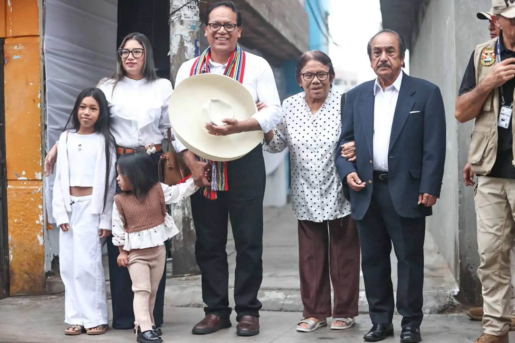 Elecciones 2026: Roberto Sánchez inicia jornada electoral co