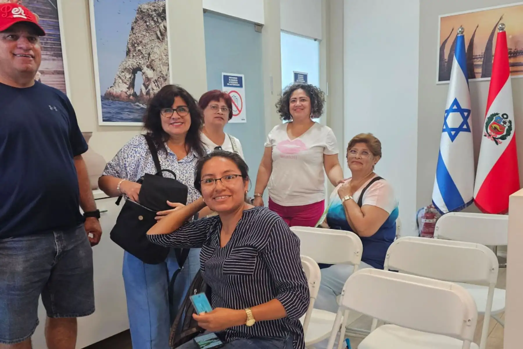 El proceso electoral para la segunda vuelta de las Elecciones Generales 2026 concluyó en los países de Oceanía y Asia donde residen ciudadanos peruanos habilitados para votar. Las jornadas se desarrollaron en oficinas consulares y locales habilitados por el Estado peruano, permitiendo que los connacionales ejerzan su derecho al sufragio antes del cierre de la votación en el territorio nacional. Fotos: Cancillería.