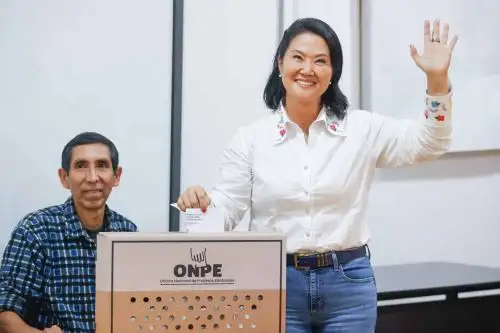 Elecciones 2026: Candidata presidencial Keiko Fujimori emite su voto en San Borja