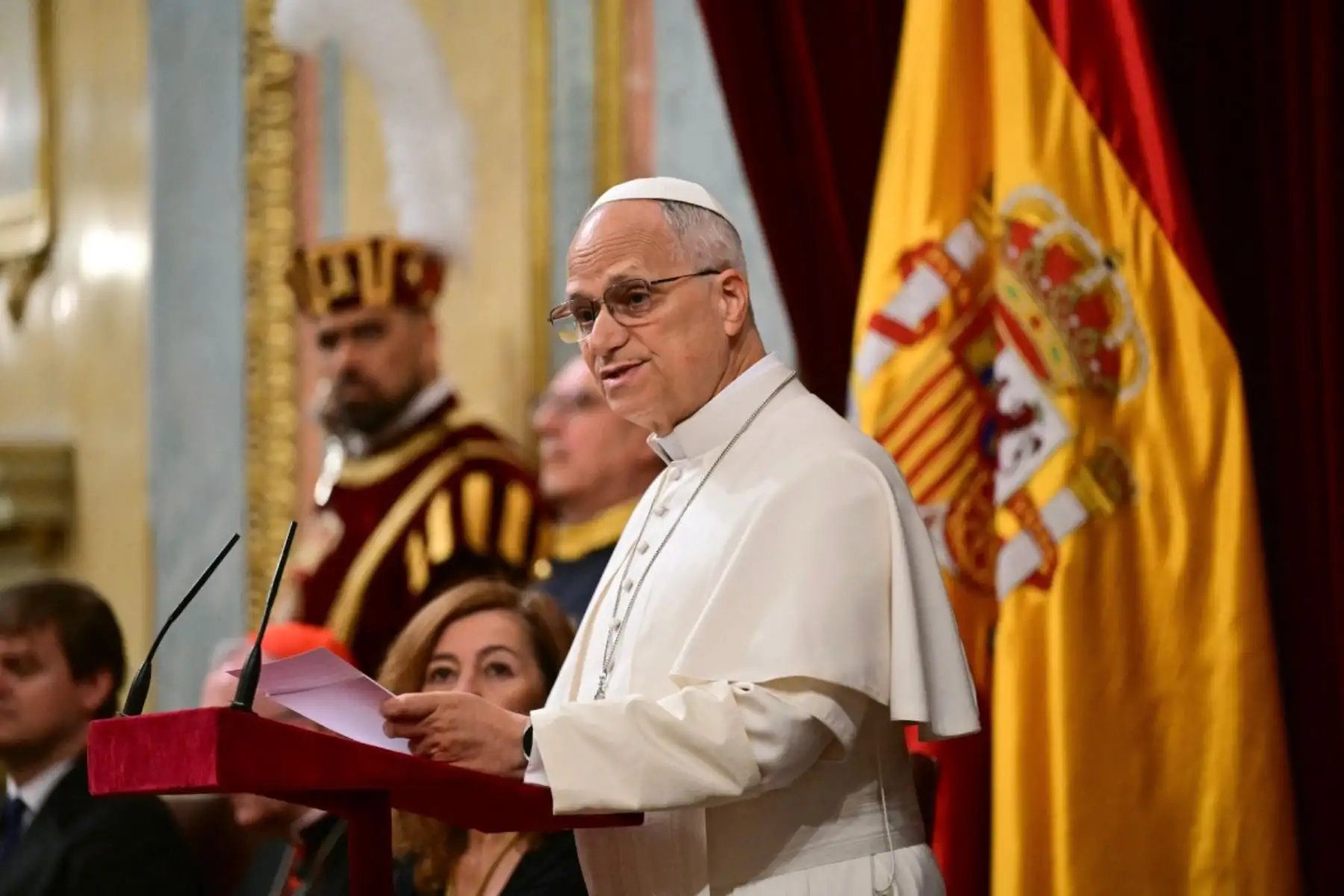 El Papa León XIV pronuncia un discurso durante una sesión conjunta del Parlamento español en el Congreso de los Diputados en Madrid. AFP