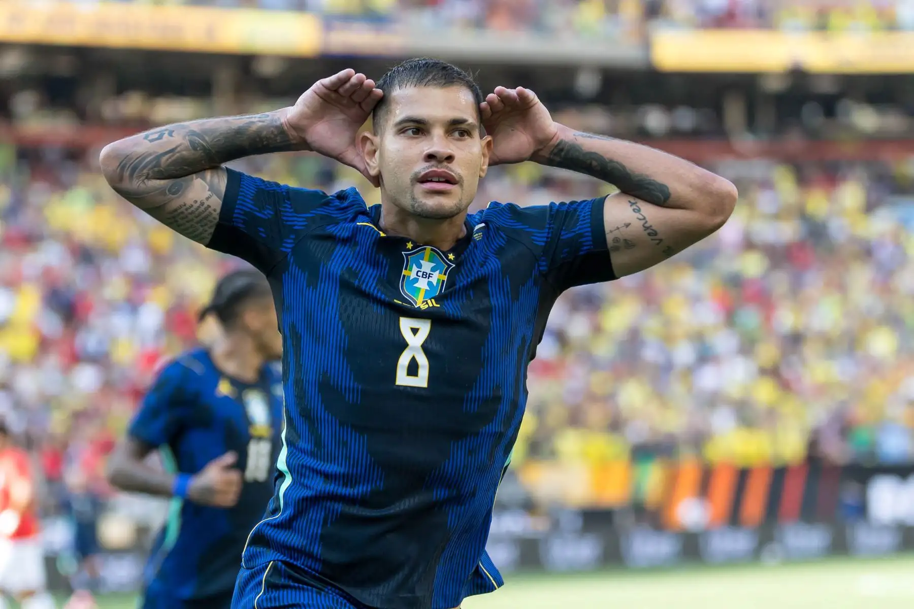 Bruno Guimarães pide respeto para los jugadores de