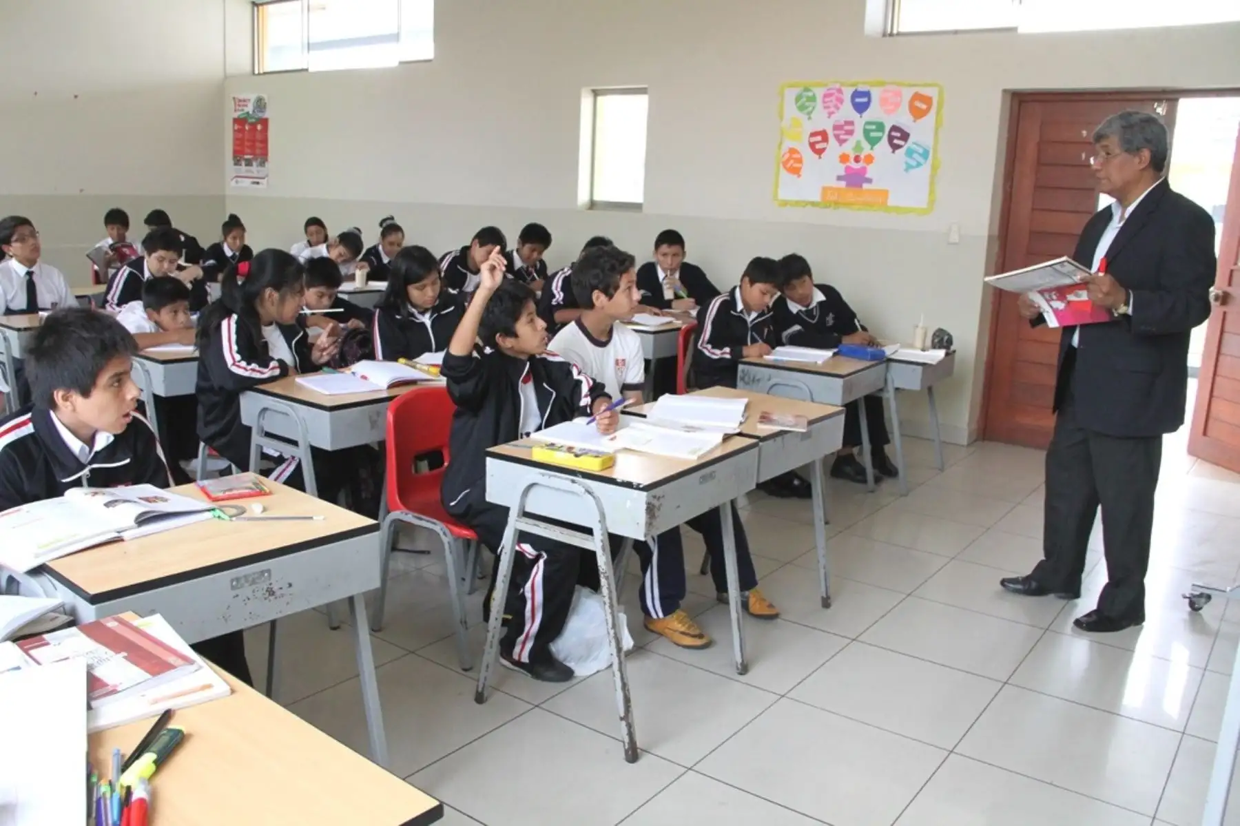 Más de 10 mil colegios reanudarán clases este mart