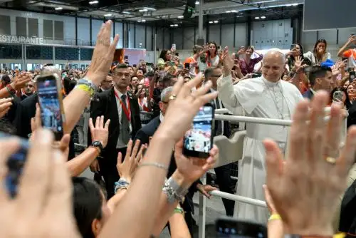 Papa León XIV agradece a miles de voluntarios por su apoyo durante su visita a España