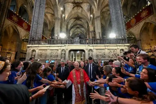 El papa León XIV llega a Barcelona para bendecir la nueva torre de la Sagrada Familia Barcelona, España