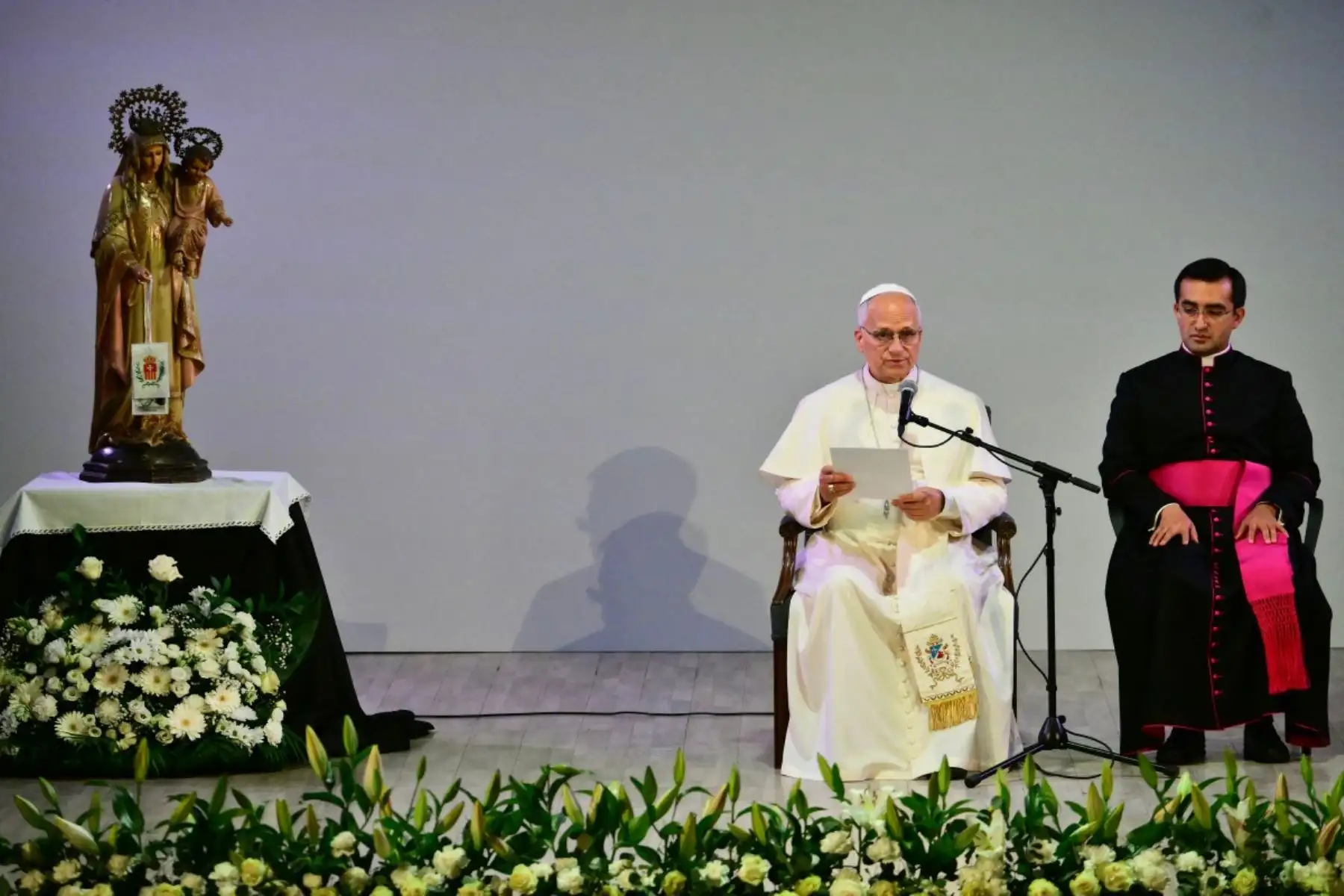 El Papa León XIV durante una visita a la prisión de Brians 1 en Sant Esteve Sesrovires, cerca de Barcelona. Foto: AFP