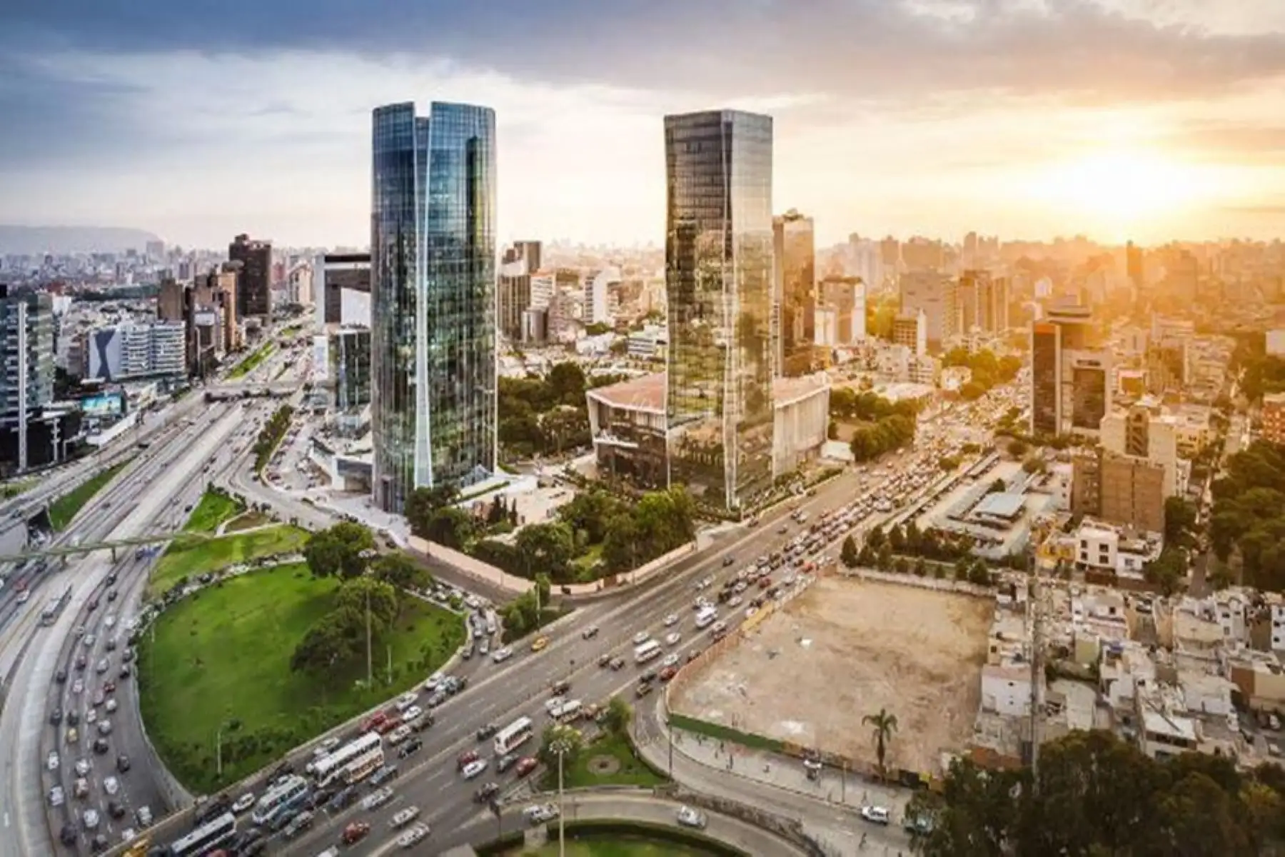 MEF destaca solidez del sector financiero como eje clave par