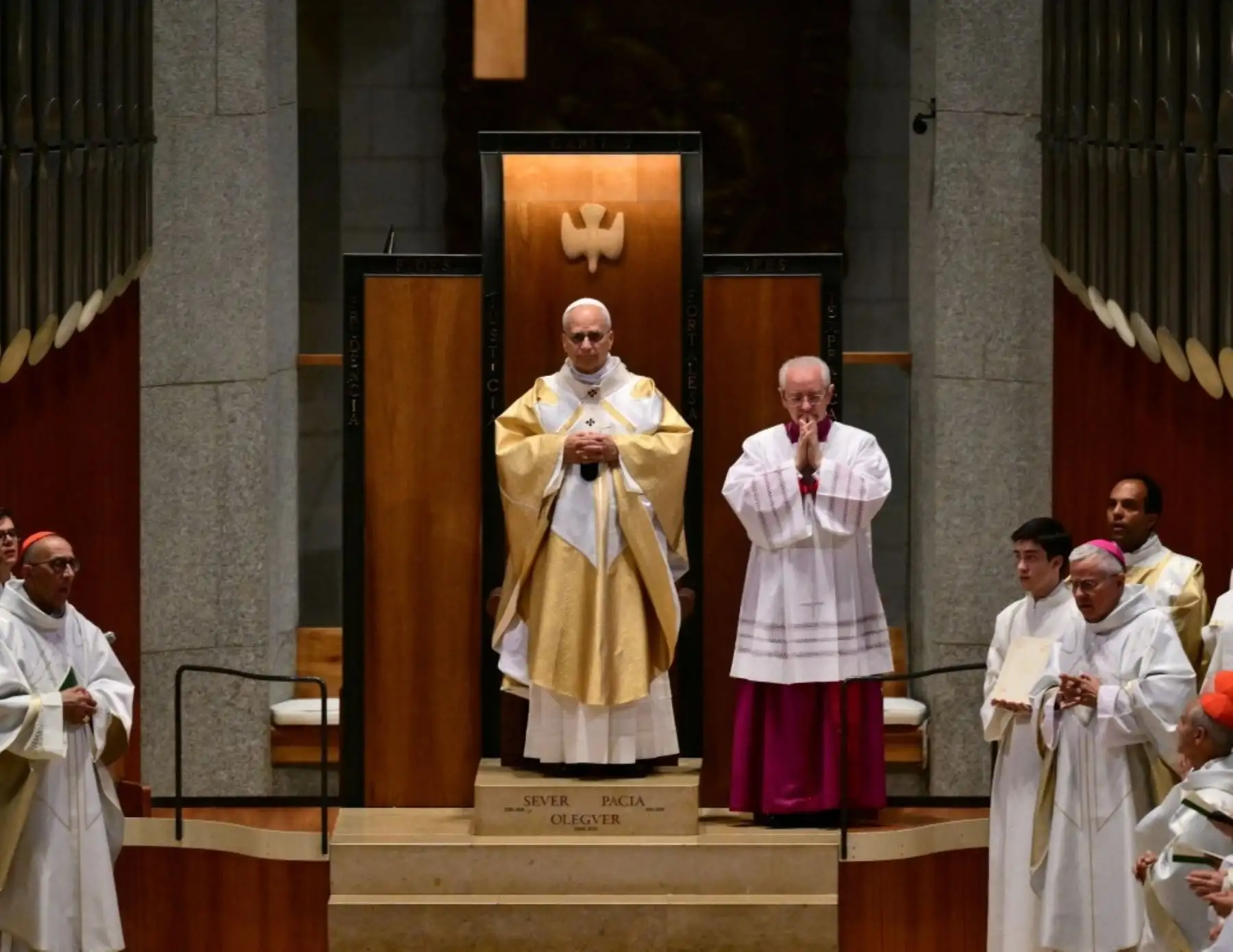 El papa llega a la Sagrada Familia de Barcelona pa