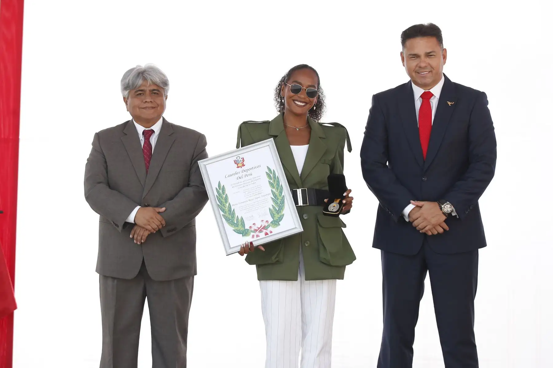 El Instituto Peruano del Deporte  entrega los Laureles Deportivos del Perú  a once deportistas y paradeportistas en el grado de Gran Cruz y Gran Oficial, por lograr triunfos destacados representando al país, en en el marco de su 45.° Aniversario del IPD. En la imagen, el deportista, María Fernández Reyes Túpac  .
Foto: ANDINA/Eddy Ramos