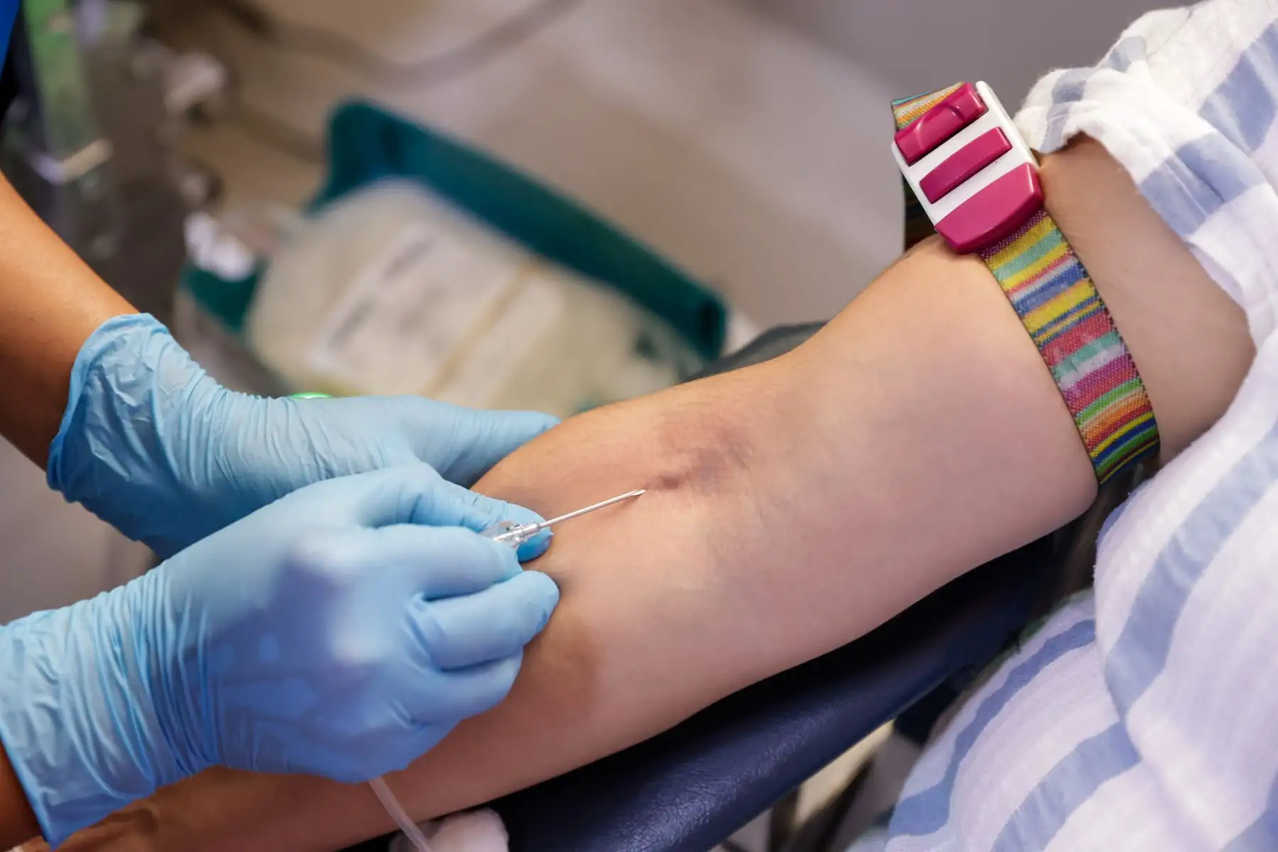 Los asistentes recibieron información sobre los requisitos para donar sangre y la importancia de este acto solidario. Foto: Luis Iparraguirre.
