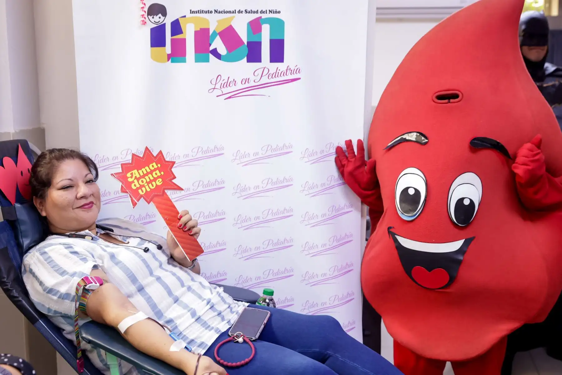 Los donantes voluntarios participaron en la jornada especial organizada por el INSN Breña con motivo del Día Mundial del Donante de Sangre. Foto: Luis Iparraguirre.