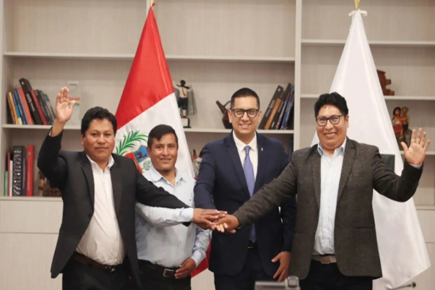 Ministro de Trabajo se reunió con alcaldes distritales de Pu