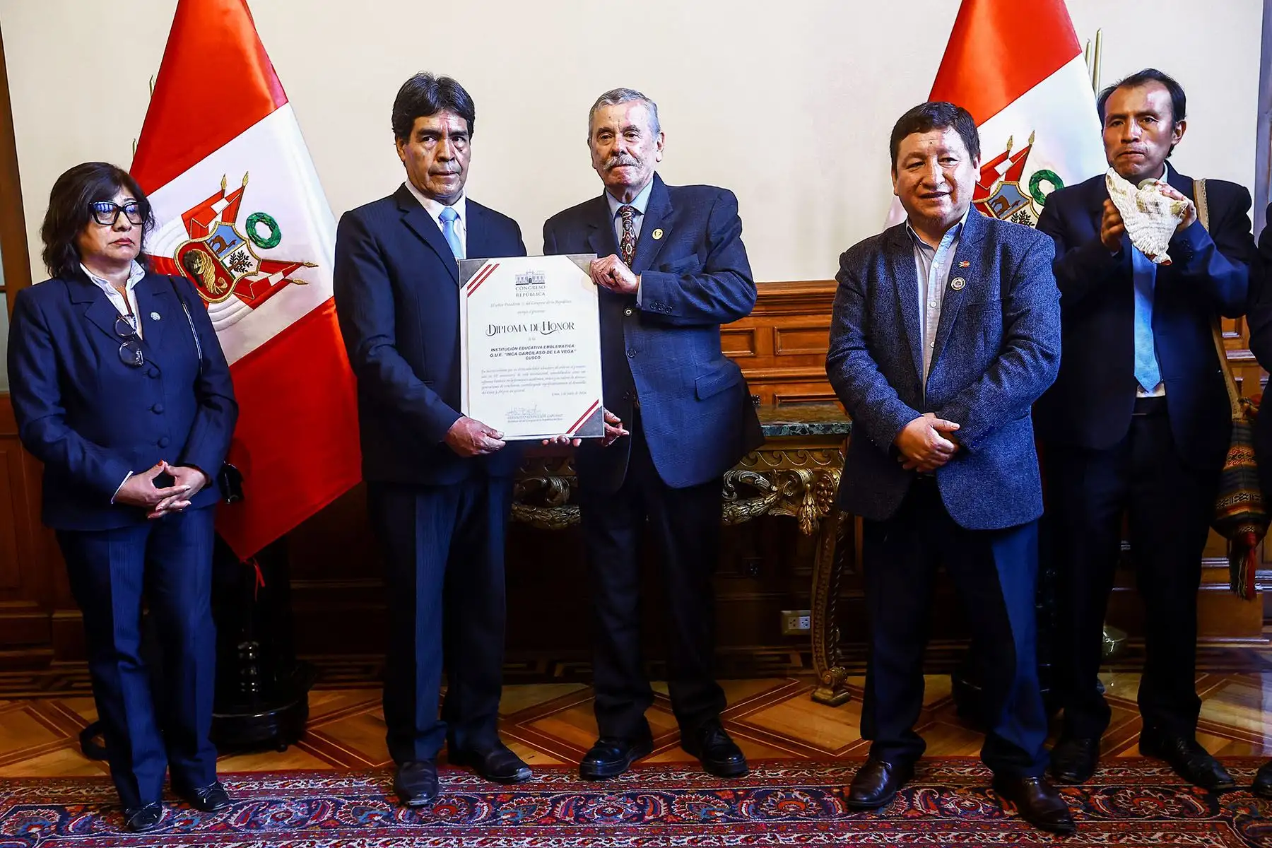 Congreso distingue a la IE Inca Garcilaso de la Ve