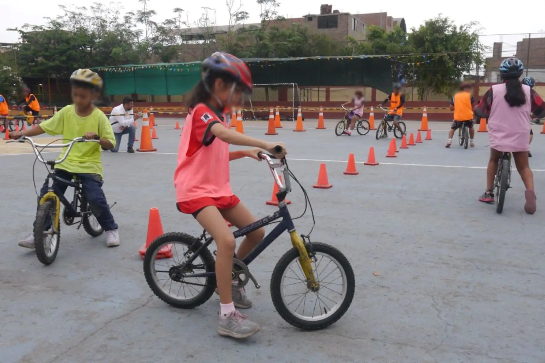 Niños y adolescentes de los CEIF del Inabif aprend