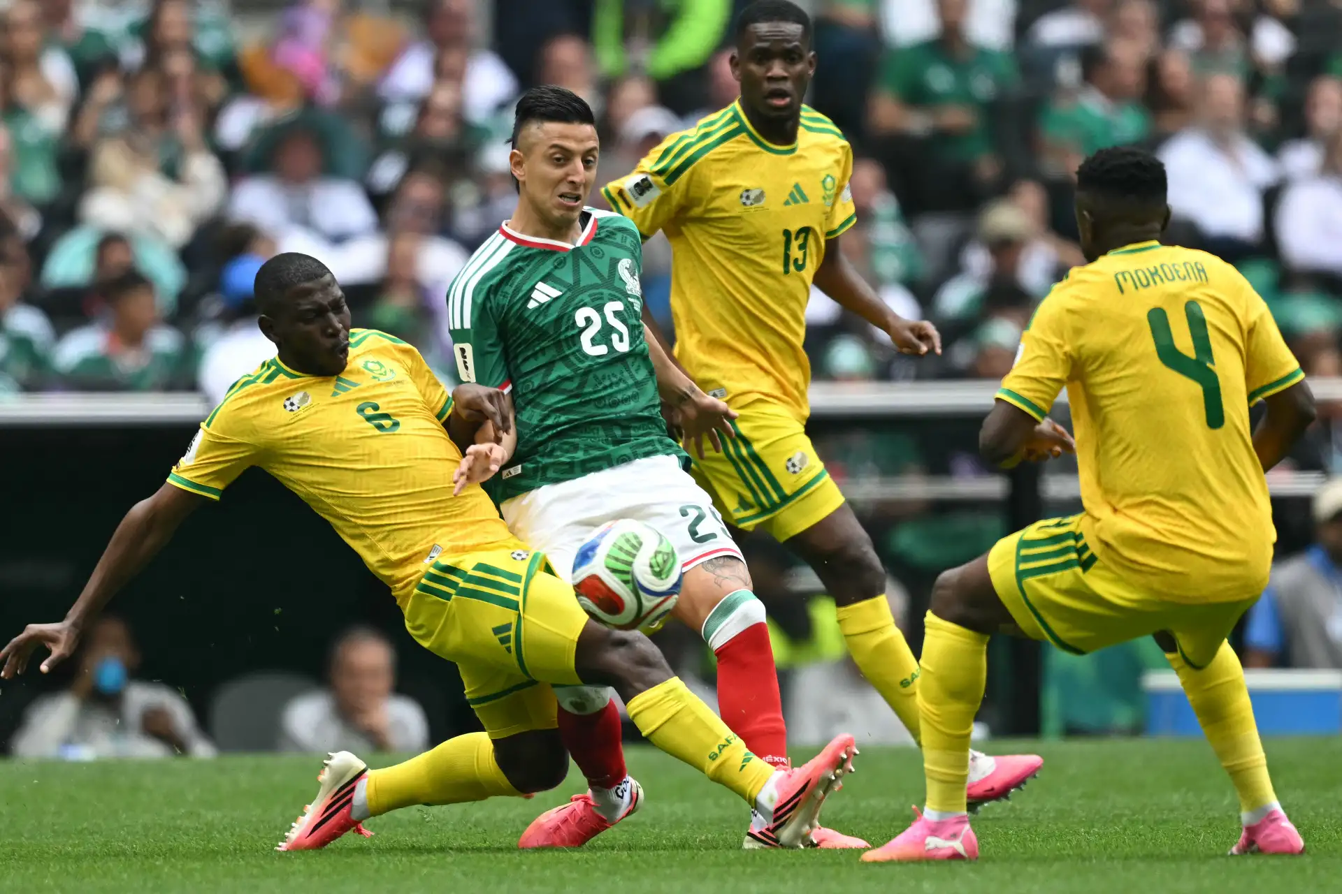 México vs Sudáfrica: El 'Tri' viene ganando 1-0 en el estren