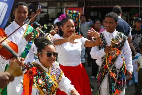 Biblioteca Nacional del Perú inaugura dos bibliotecas rurales en Chincha