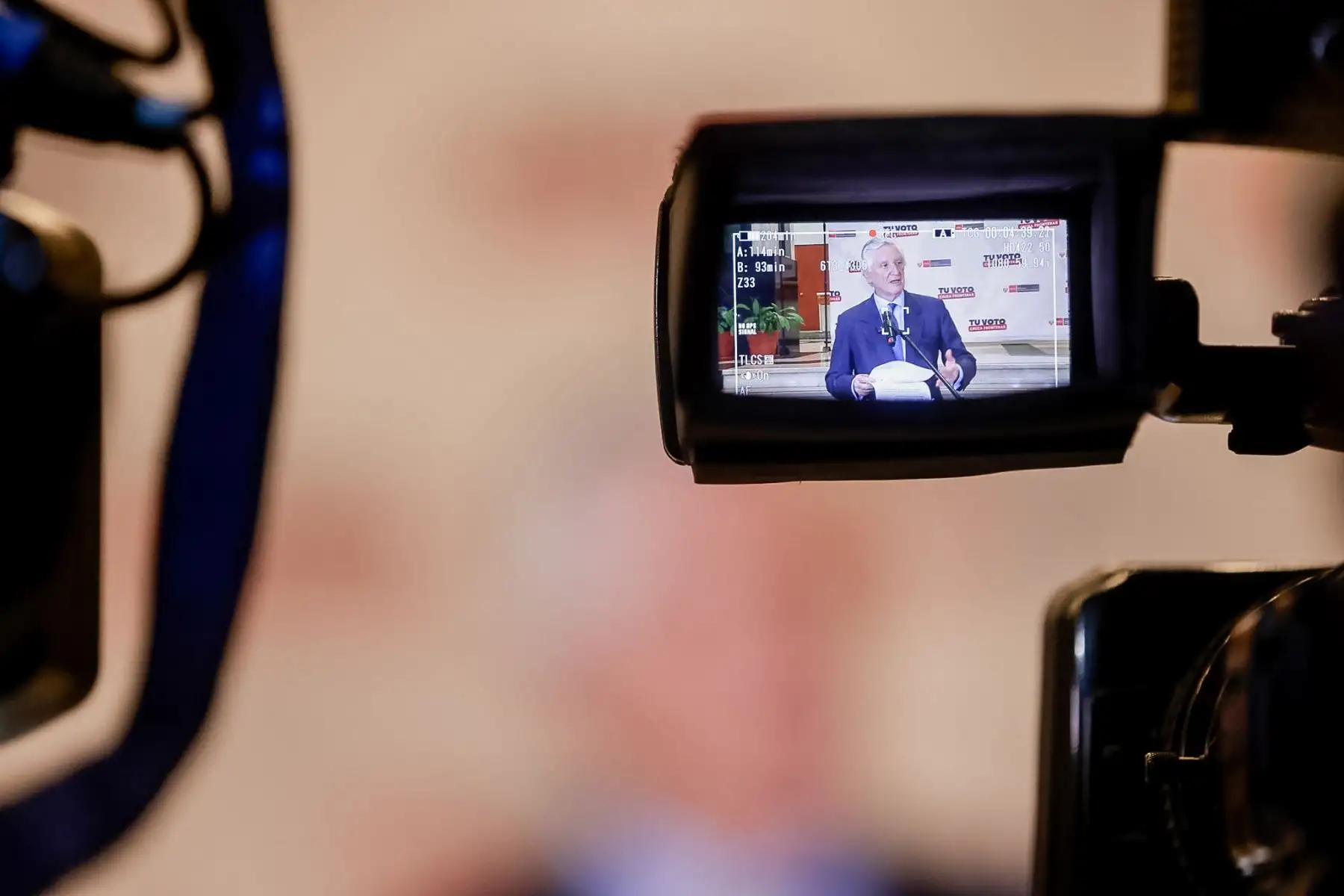 El canciller Hugo de Zela se reunió con delegaciones de observación electoral de la OEA y la Unión Europea, cuyos representantes destacaron el desarrollo de la segunda vuelta presidencial. En el encuentro se resaltó el trabajo de los organismos electorales y la participación ciudadana durante la jornada democrática. Foto: Luis Iparraguirre.