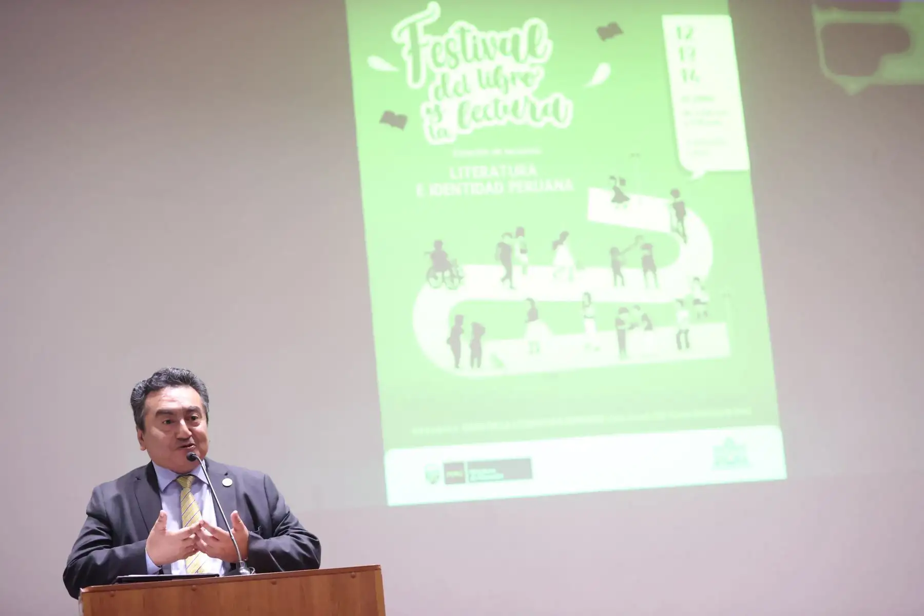 Representantes de Editora Perú y de la Casa de la Literatura Peruana participaron en la inauguración del Festival del Libro y la Lectura “Estación de Lectores: Literatura e identidad peruana”. En la imagen aparece Félix Paz Quiroz, gerente general de Editora Perú. Foto: ANDINA/Melina Mejía.