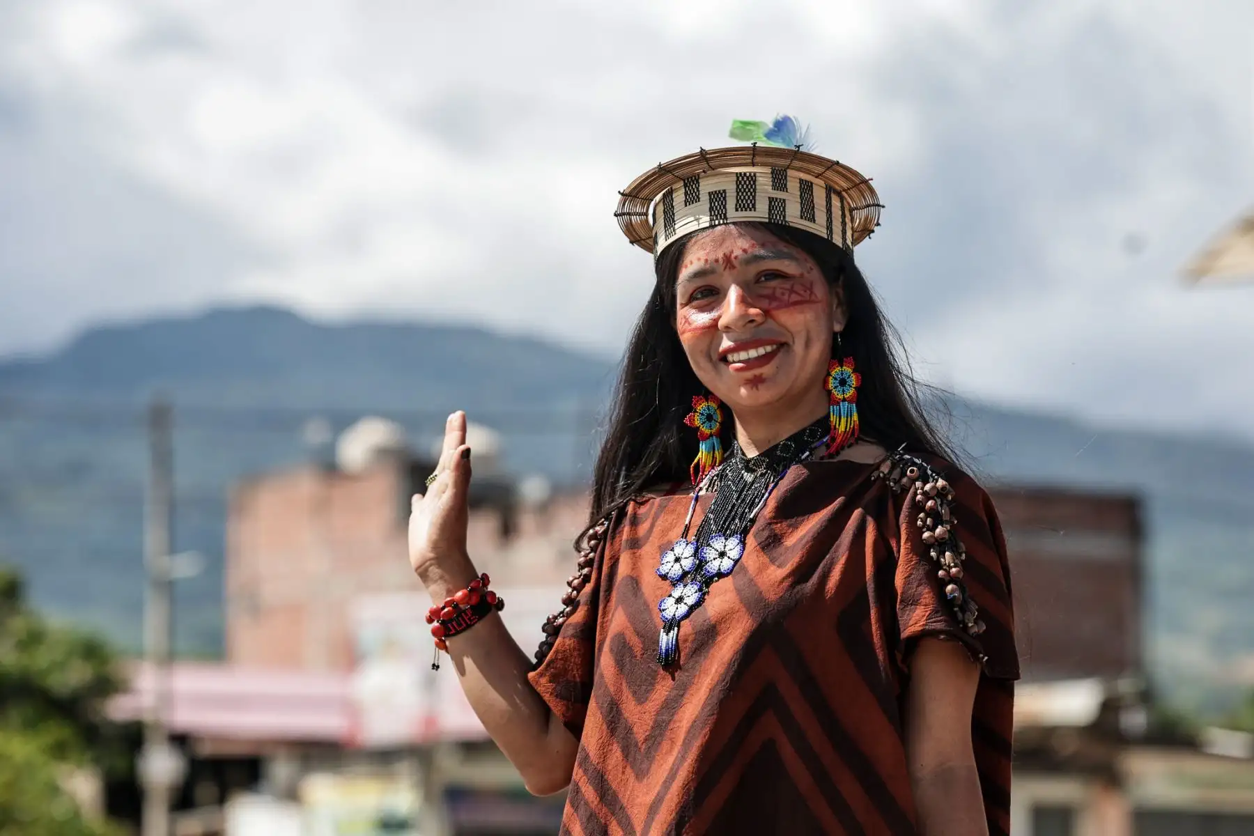 Con el objetivo de fortalecer la presencia del Estado y reducir las brechas sociales en el Valle de los Ríos Apurímac, Ene y Mantaro (VRAEM), el Poder Ejecutivo viene ejecutando 281 intervenciones con una inversión superior a los 331 millones de soles para el año 2026. Esta información fue presentada durante la XII Sesión Ordinaria Descentralizada de la Comisión Multisectorial Permanente VRAEM Productivo, encabezada por el presidente del Consejo de Ministros, Luis Arroyo Sánchez, en el distrito de Unión Asháninka. Foto: PCM