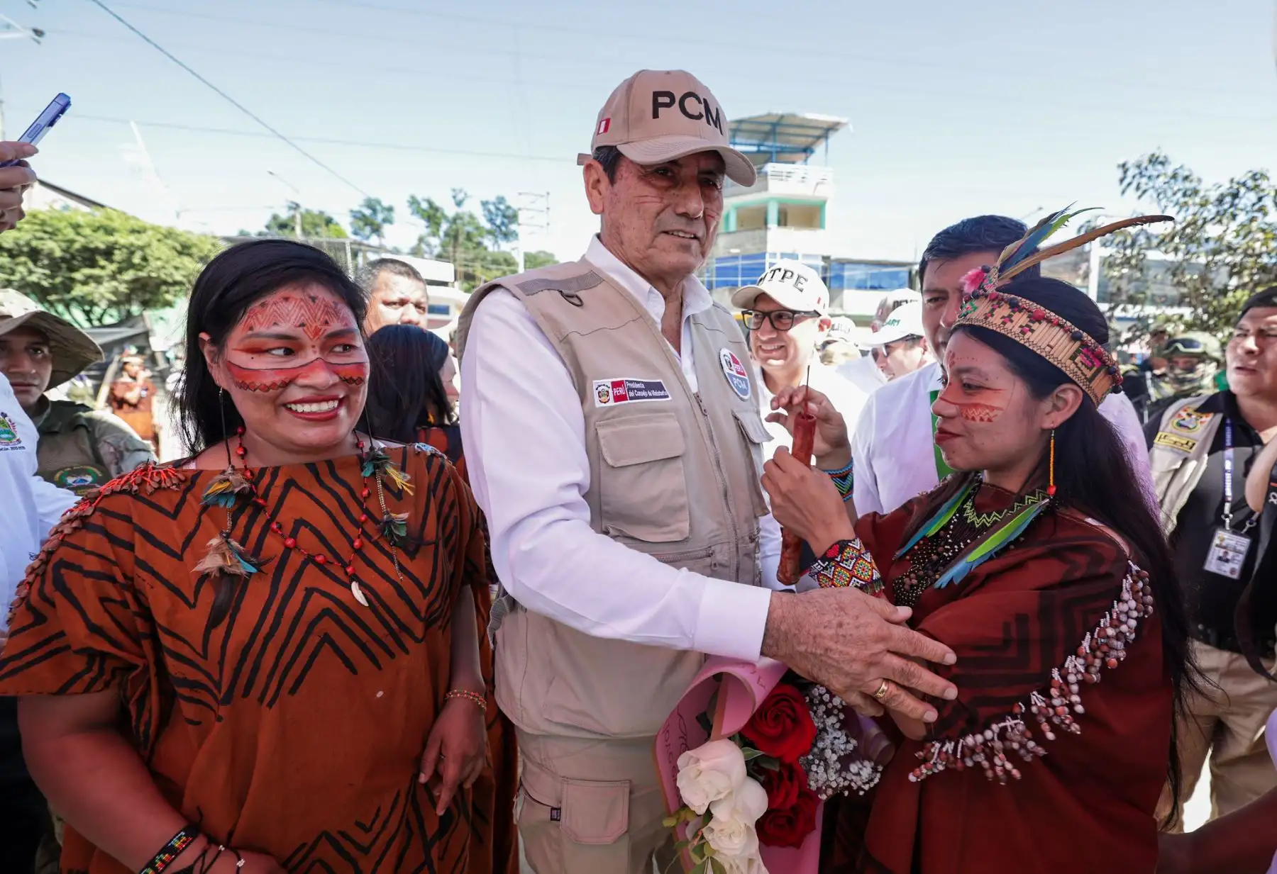 Con el objetivo de fortalecer la presencia del Estado y reducir las brechas sociales en el Valle de los Ríos Apurímac, Ene y Mantaro (VRAEM), el Poder Ejecutivo viene ejecutando 281 intervenciones con una inversión superior a los 331 millones de soles para el año 2026. Esta información fue presentada durante la XII Sesión Ordinaria Descentralizada de la Comisión Multisectorial Permanente VRAEM Productivo, encabezada por el presidente del Consejo de Ministros, Luis Arroyo Sánchez, en el distrito de Unión Asháninka. Foto: PCM