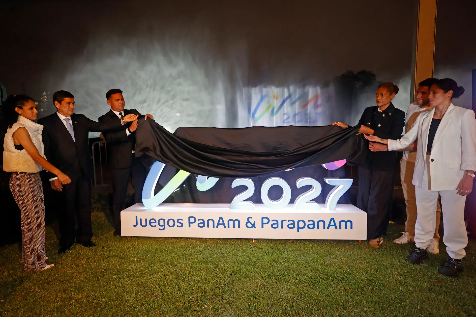 Reafirmando su compromiso con el desarrollo del deporte y el paradeporte en el país, el Instituto Peruano del Deporte (IPD) conmemoró este viernes sus 45 años de vida institucional con una espectacular ceremonia en el Circuito Mágico del Agua. Además, se realizó el lanzamiento oficial de la marca de los XX Juegos Panamericanos y VIII Juegos Parapanamericanos Lima 2027. Foto: ANDINA/Vidal Tarqui