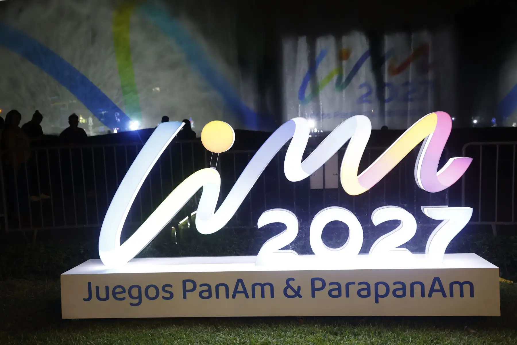 Reafirmando su compromiso con el desarrollo del deporte y el paradeporte en el país, el Instituto Peruano del Deporte (IPD) conmemoró este viernes sus 45 años de vida institucional con una espectacular ceremonia en el Circuito Mágico del Agua. Además, se realizó el lanzamiento oficial de la marca de los XX Juegos Panamericanos y VIII Juegos Parapanamericanos Lima 2027. Foto: ANDINA/Vidal Tarqui