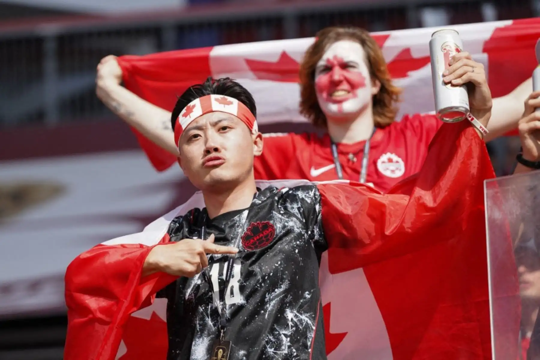 Aficionados canadienses durante el partido del Grupo B de la Copa Mundial de la FIFA 2026 entre Canadá y Bosnia y Herzegovina en el Estadio de Toronto el 12 de junio de 2026, en Canadá. Foto: NurPhoto/AFP