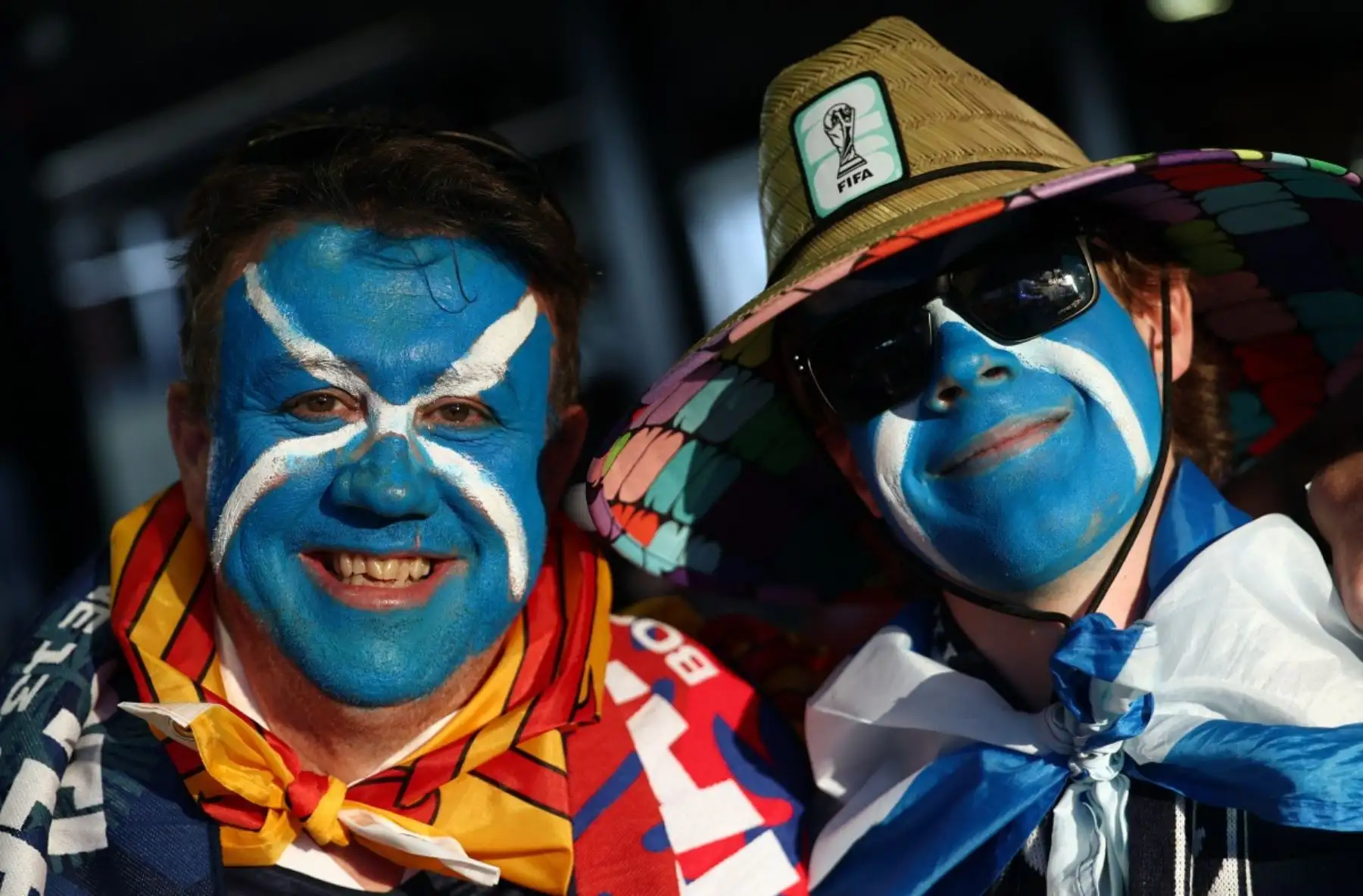 Aficionados escoceses posan para las fotos antes del partido de fútbol del Grupo C de la Copa Mundial de 2026 entre Haití y Escocia en el Boston Stadium de Foxborough el 13 de junio de 2026. (Foto de FRANCK FIFE / AFP)