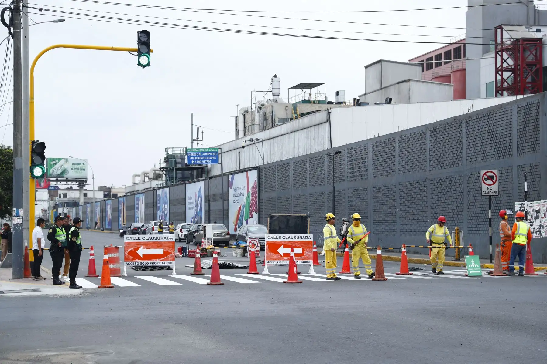 El domingo 14 de junio de 2026 iniciaron los desvíos vehiculares en la avenida Faucett, cruce con la avenida Argentina, por motivo del inicio de obras de construcción del pozo de ventilación de ramal de la Línea 4 del Metro de Lima y Callao. Los trabajos se realizarán en el sentido sur-norte, en el tramo comprendido entre las avenidas Argentina y 28 de julio. Foto: ANDINA/Daniel Bracamonte