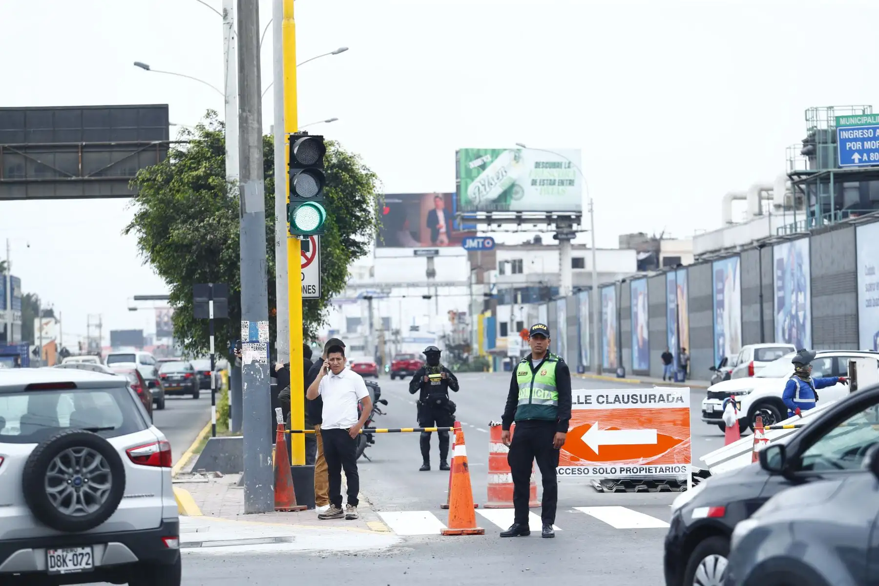 El domingo 14 de junio de 2026 iniciaron los desvíos vehiculares en la avenida Faucett, cruce con la avenida Argentina, por motivo del inicio de obras de construcción del pozo de ventilación de ramal de la Línea 4 del Metro de Lima y Callao. Los trabajos se realizarán en el sentido sur-norte, en el tramo comprendido entre las avenidas Argentina y 28 de julio. Foto: ANDINA/Daniel Bracamonte