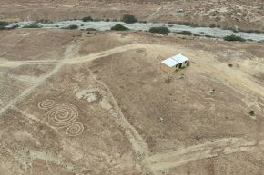 Pobladores locales difundieron un video donde se evidencia que el lugar donde se encontraba el geoglifo Triple Espiral, ahora solo es un cúmulo de tierra removida por estas inescrupulosas personas.