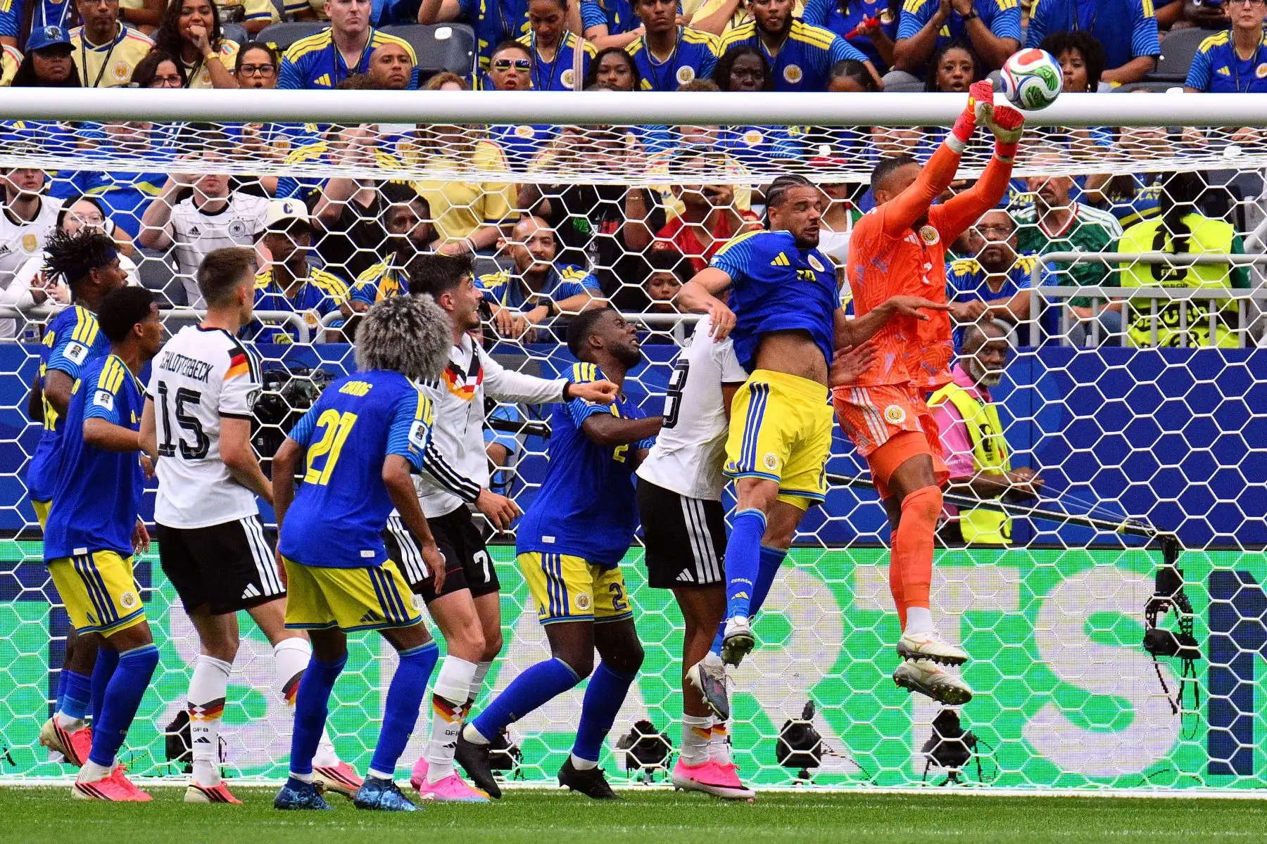 El portero Eloy Room de Curazao durante el partido de la fase de grupos de la Copa Mundial de la FIFA 2026 entre Alemania y Curazao. Foto: ANDINA/EFE