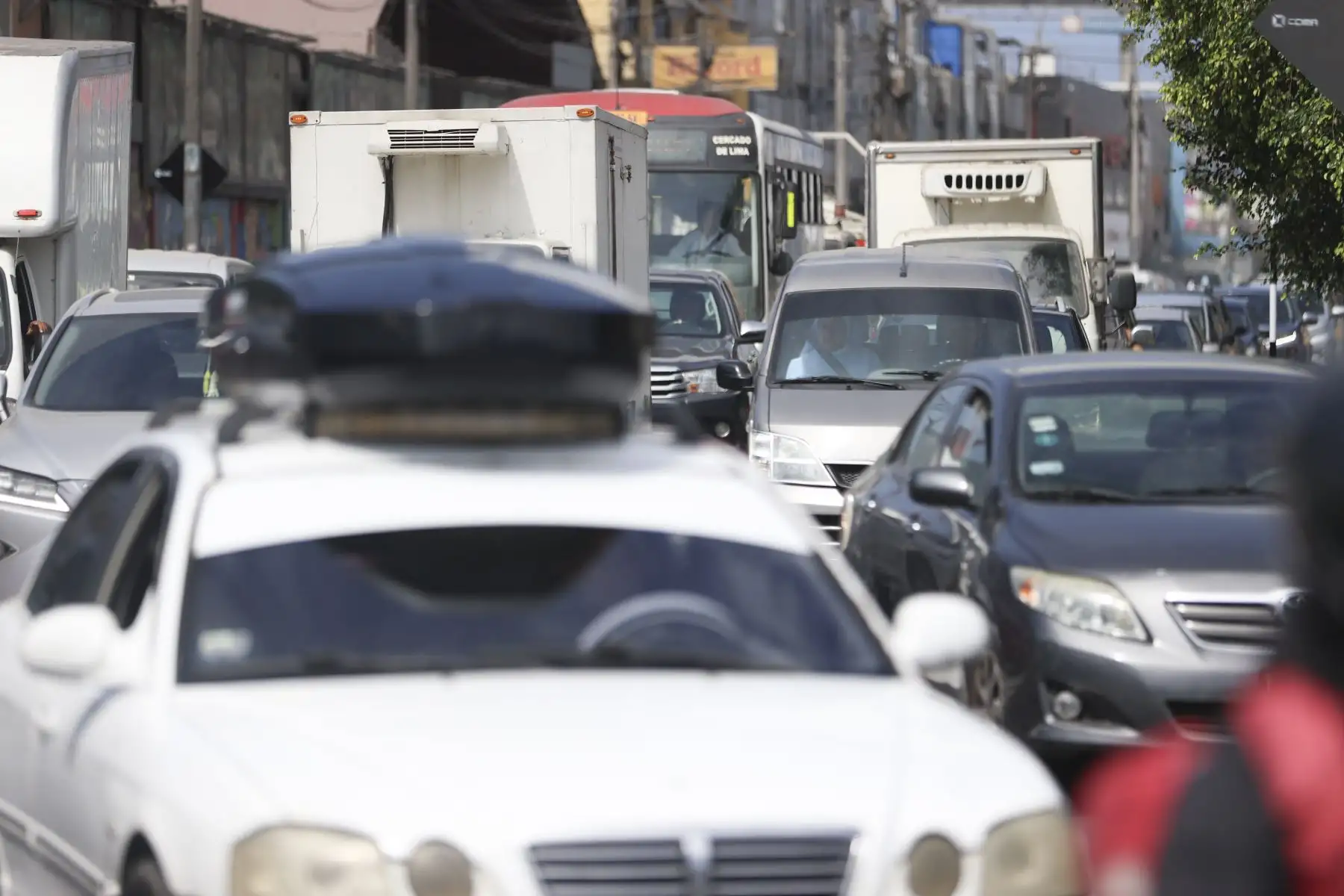 El domingo 14 de junio se inició el cierre parcial de un tramo de la avenida Elmer Faucett, en el Callao, debido al avance de las obras de la Línea 4 del Metro de Lima. La restricción vehicular afecta el sector ubicado desde la cuadra 2 de esta vía, a la altura de la avenida Argentina, en dirección al nuevo Aeropuerto Internacional Jorge Chávez. Foto: ANDINA/Jhonel Rodríguez Robles