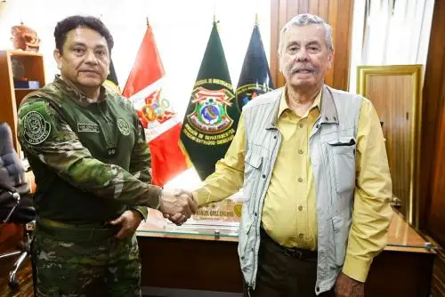 El presidente encargado del Congreso, Fernando Rospigliosi Capurro, sostuvo una reunión de trabajo con el director de Medio Ambiente de la Policía Nacional del Perú, general PNP José Manuel Cruz Chamba.