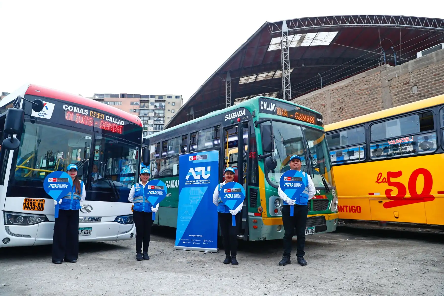 La ATU presentó la nueva Tarjeta Interoperable de Transporte que empezará a funcionar a partir de agosto de 2026 en diversas líneas de transporte público, incluidos los buses del Urbanito y Aerodirecto. Se tiene previsto que a partir de diciembre se podrán pagar los pasajes de las líneas 1 y 2 del Metro, del Metropolitano y los Corredores Complementarios con esta tarjeta. Foto: ANDINA/Daniel Bracamonte