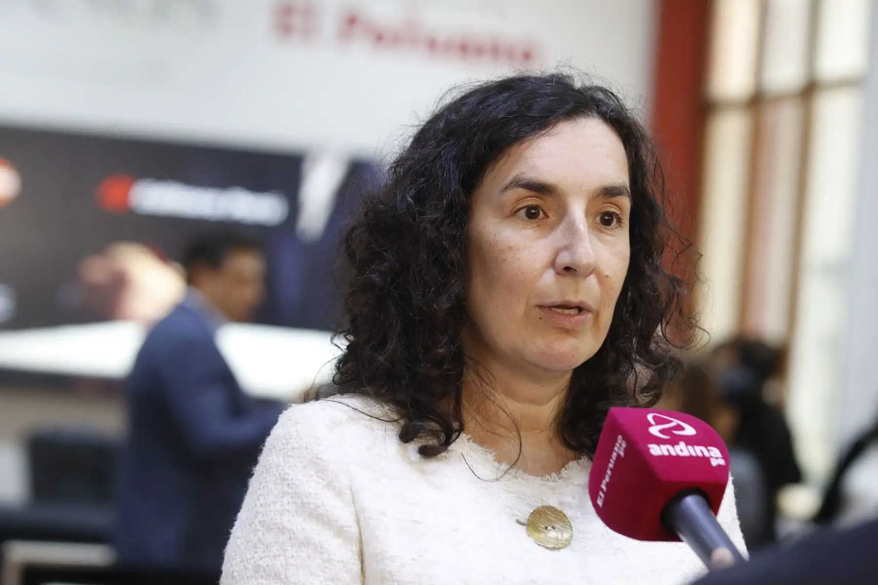 Félix Paz Quiroz, Gerente General de EDITORA PERÚ y América Arias Antón, Representante por el UNFPA, suscriben el Memorando de Entendimiento   con el propósito de fortalecer la difusión de temas de interés público vinculados a dinámicas poblacionales, la salud materna, la prevención de la violencia contra niñas, adolescentes y mujeres, así como otros temas de interés público.
Foto: ANDINA/ Eddy Ramos