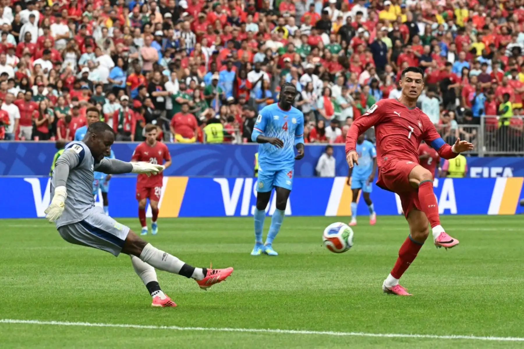 Portugal y República Democrática del Congo disputaron un intenso encuentro que terminó igualado 1-1 en el debut de ambas selecciones en el Mundial 2026. Foto: ANDINA/AFP.